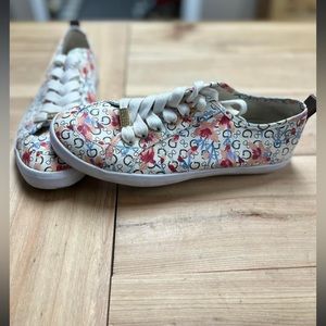 Guess Floral Logo Sneaker Size 8 Blue Red And Cream